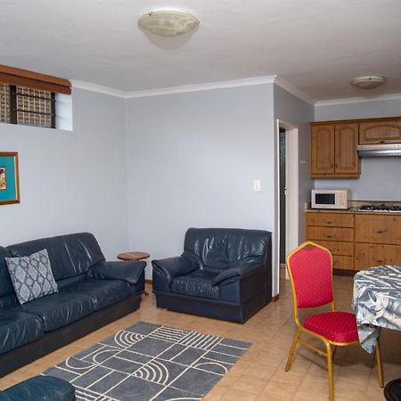 Great White Accommodation Kleinbaai Exterior photo