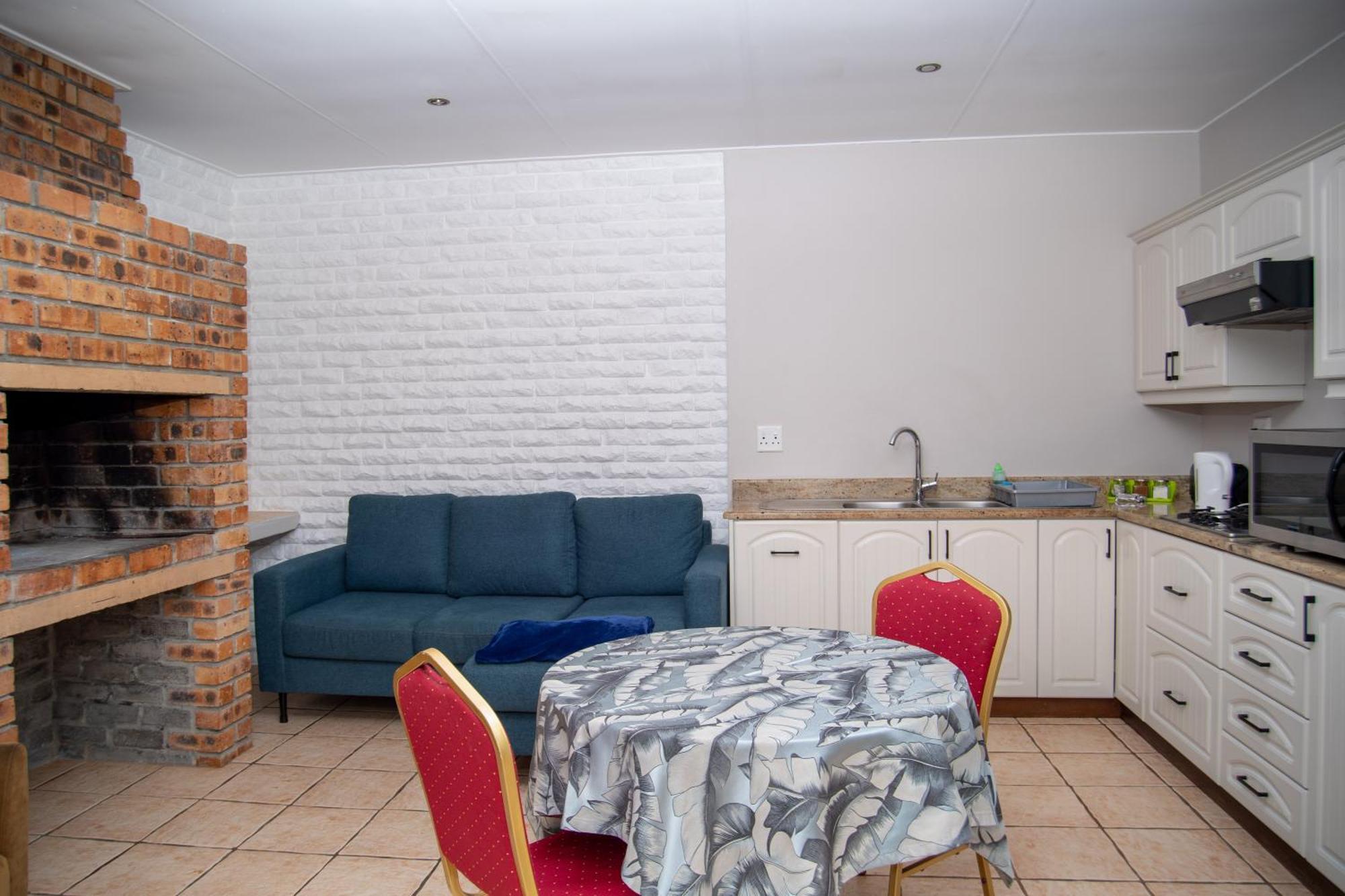 Great White Accommodation Kleinbaai Exterior photo