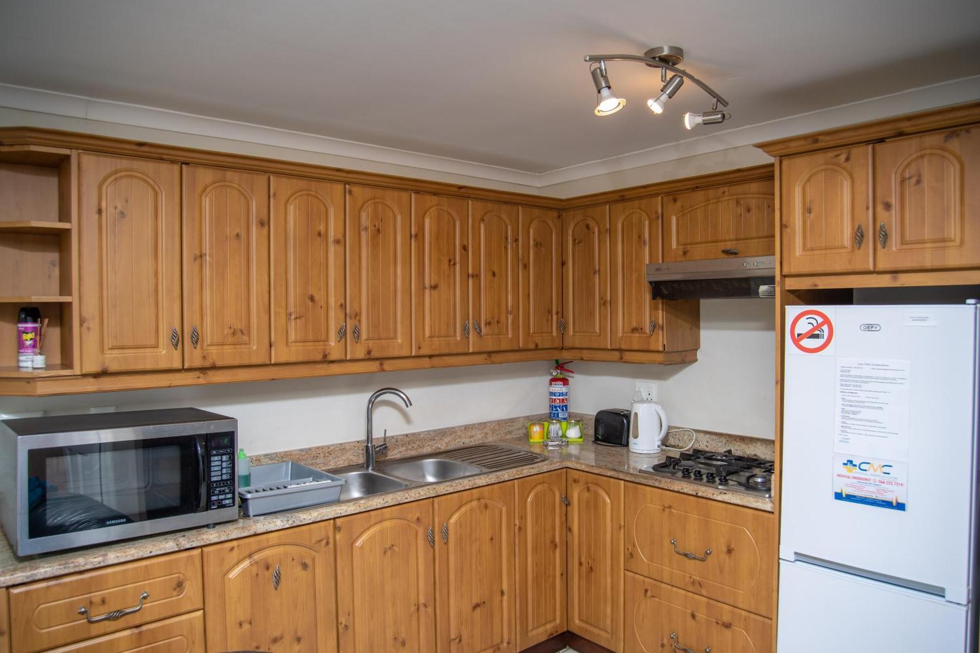Great White Accommodation Kleinbaai Exterior photo