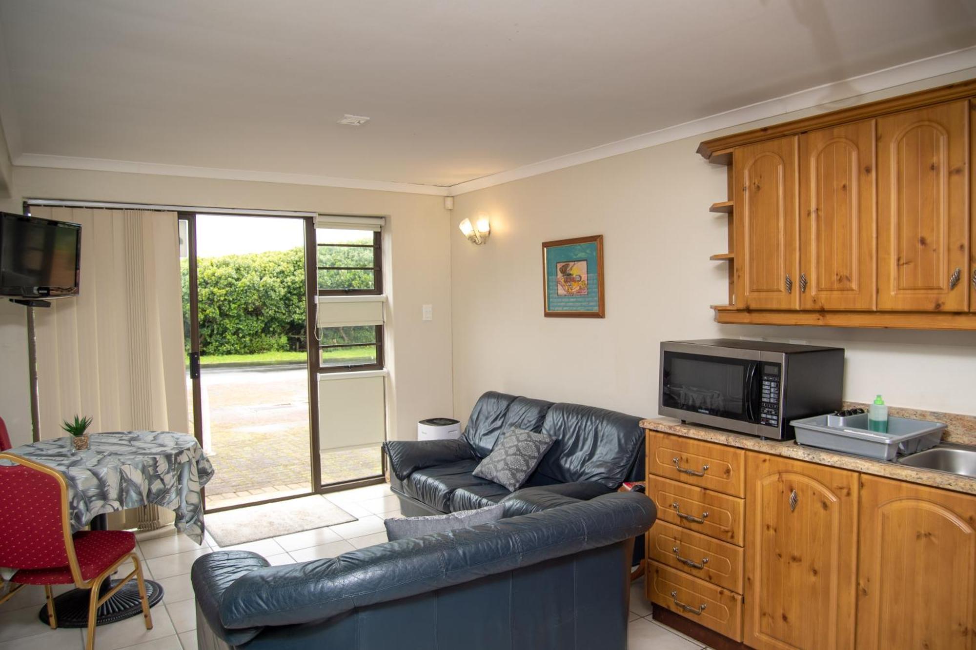 Great White Accommodation Kleinbaai Exterior photo