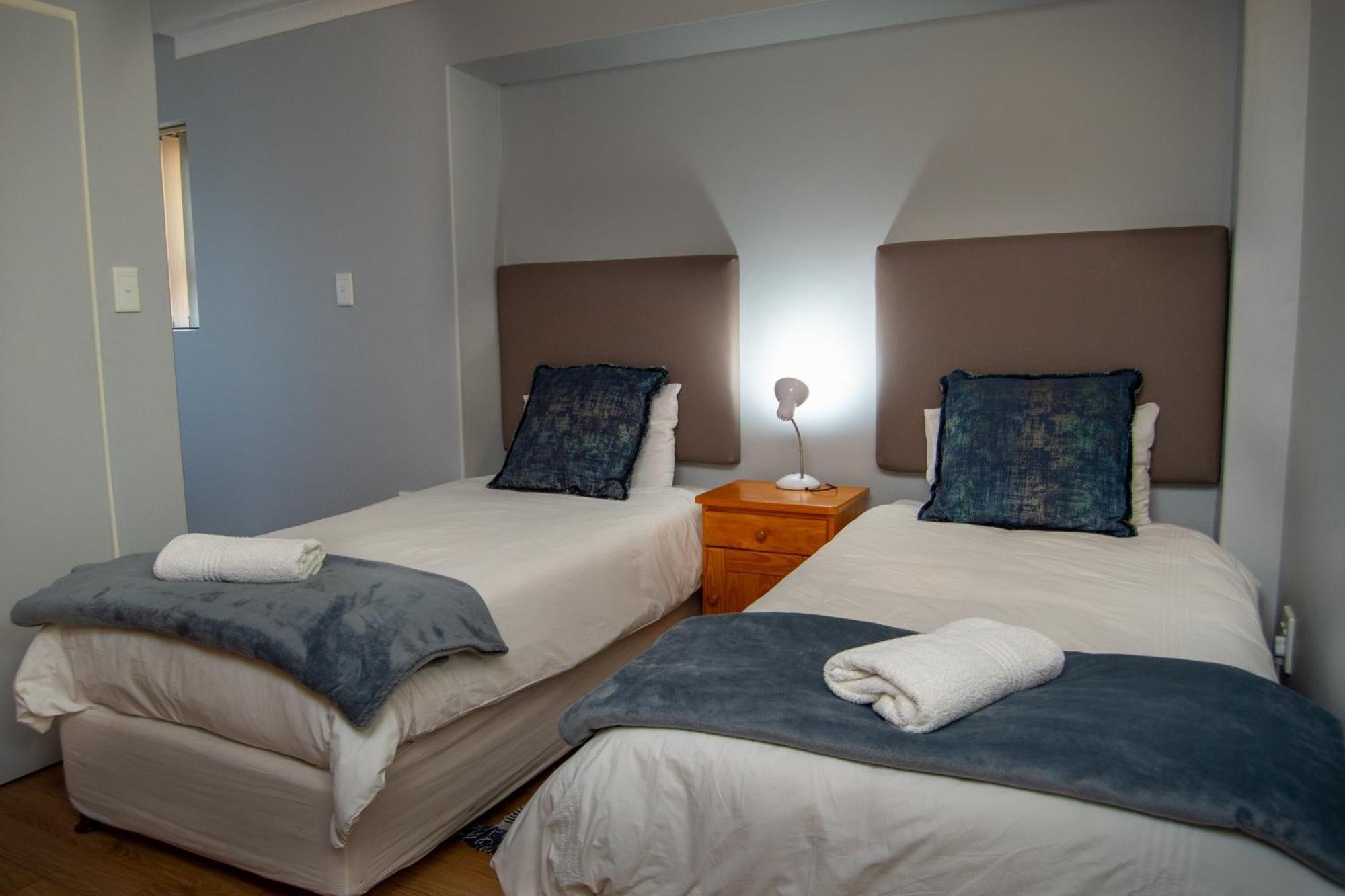Great White Accommodation Kleinbaai Exterior photo