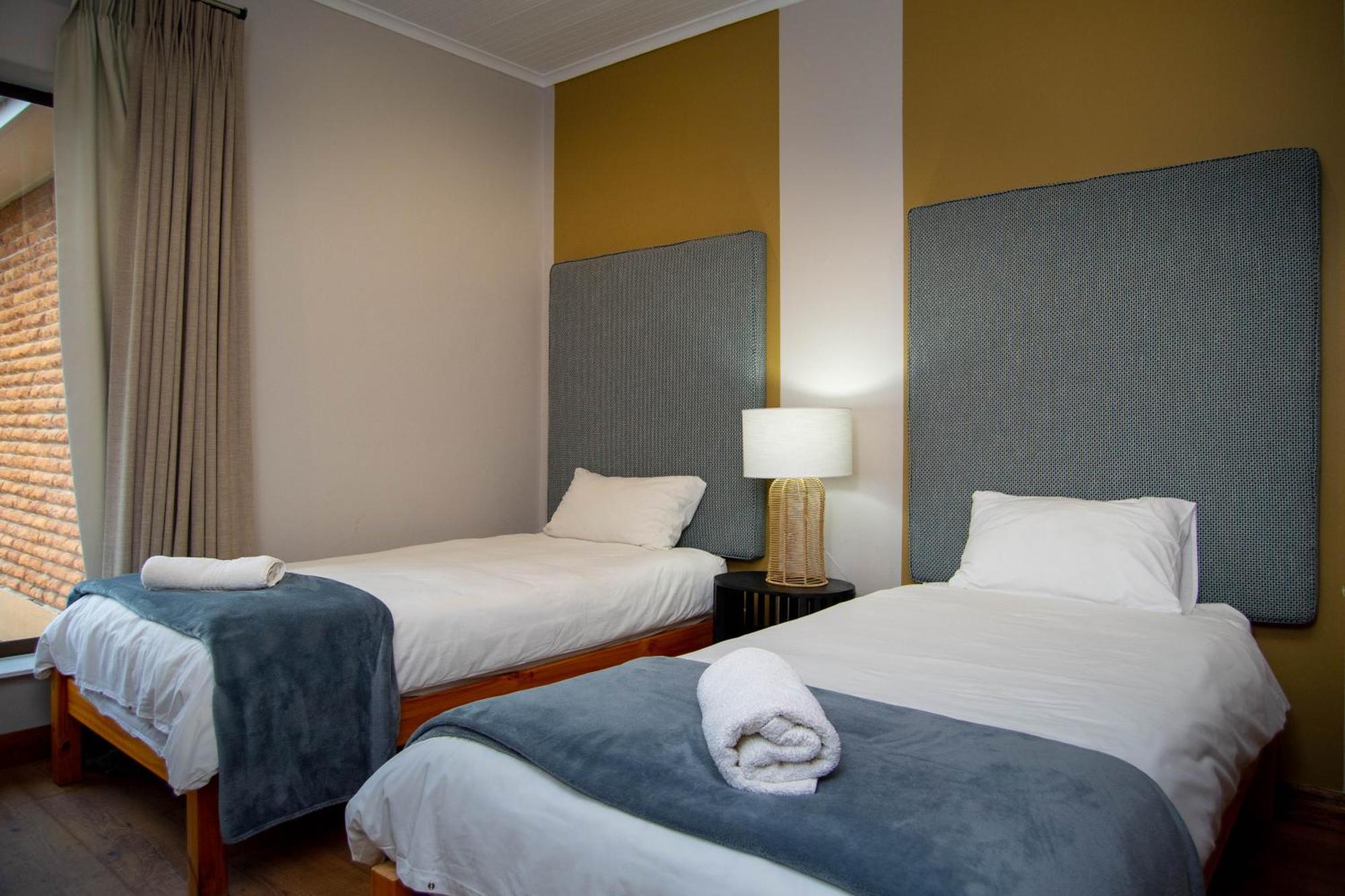 Great White Accommodation Kleinbaai Exterior photo